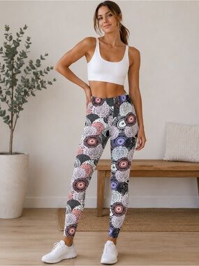 Cozy Pink and Purple Abstract Pattern Leggings Women’s M/L Athleisure